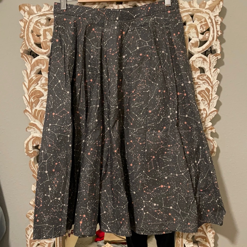 Unique vintage star consultation skirt